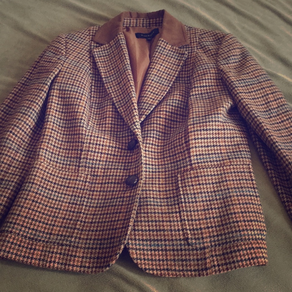 Brown/tan houndstooth blazer with elbow patches